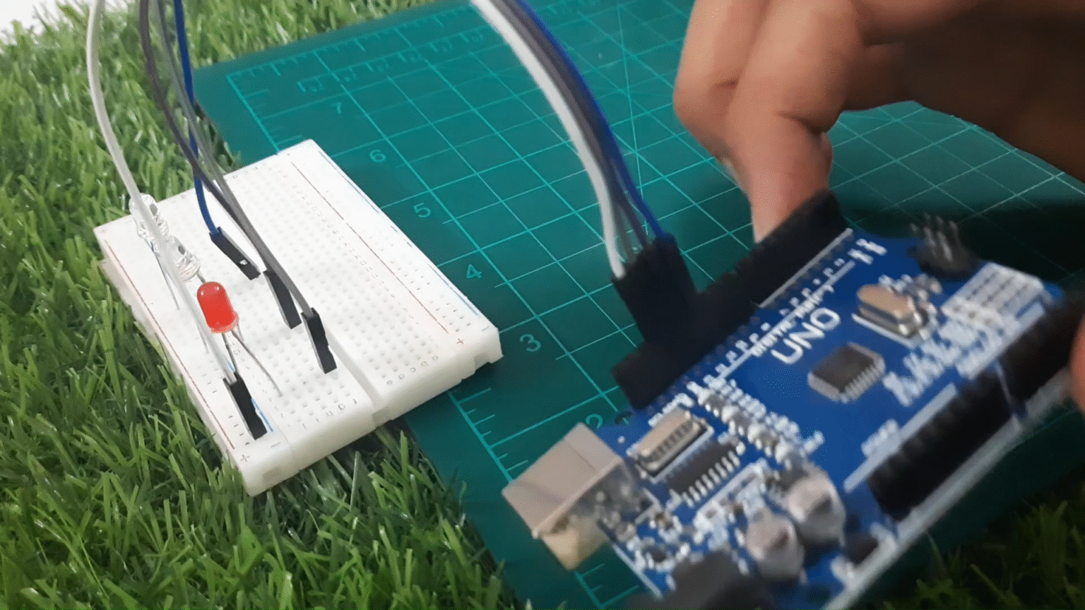 Arduino Police Light Flasher Project - Tinkerzy